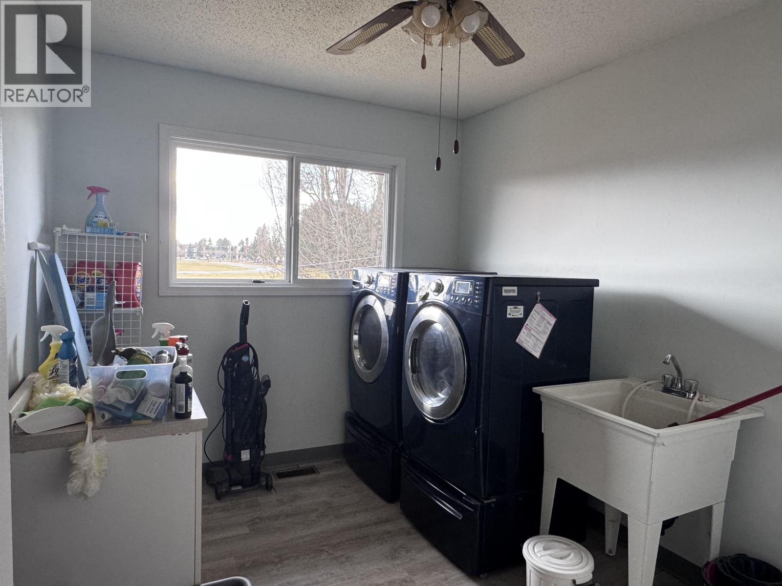 4919 SCOTT Avenue, Terrace