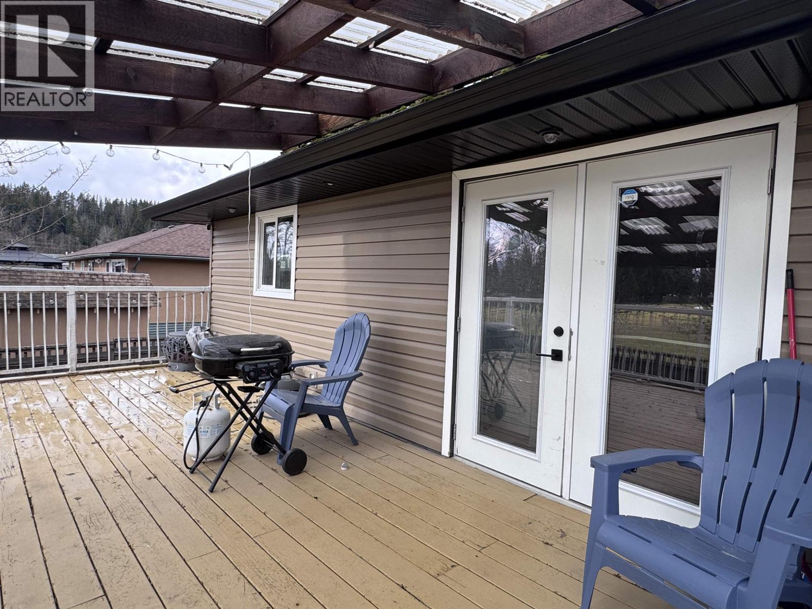 4919 SCOTT Avenue, Terrace