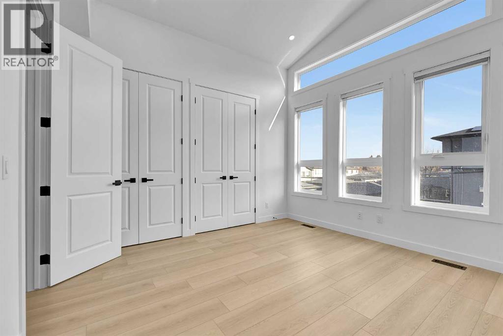 Single Family House for Sale in   Street NE Tuxedo Park Calgary 