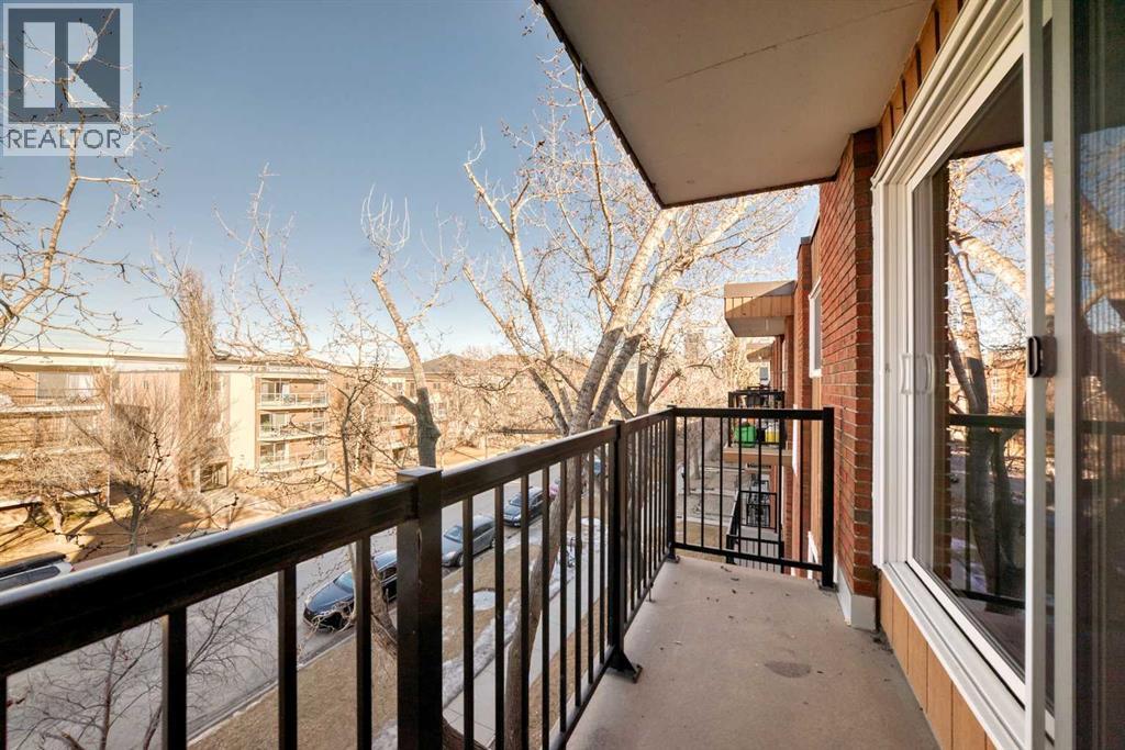 Single Family House for Sale in    Avenue SW Sunalta Calgary 