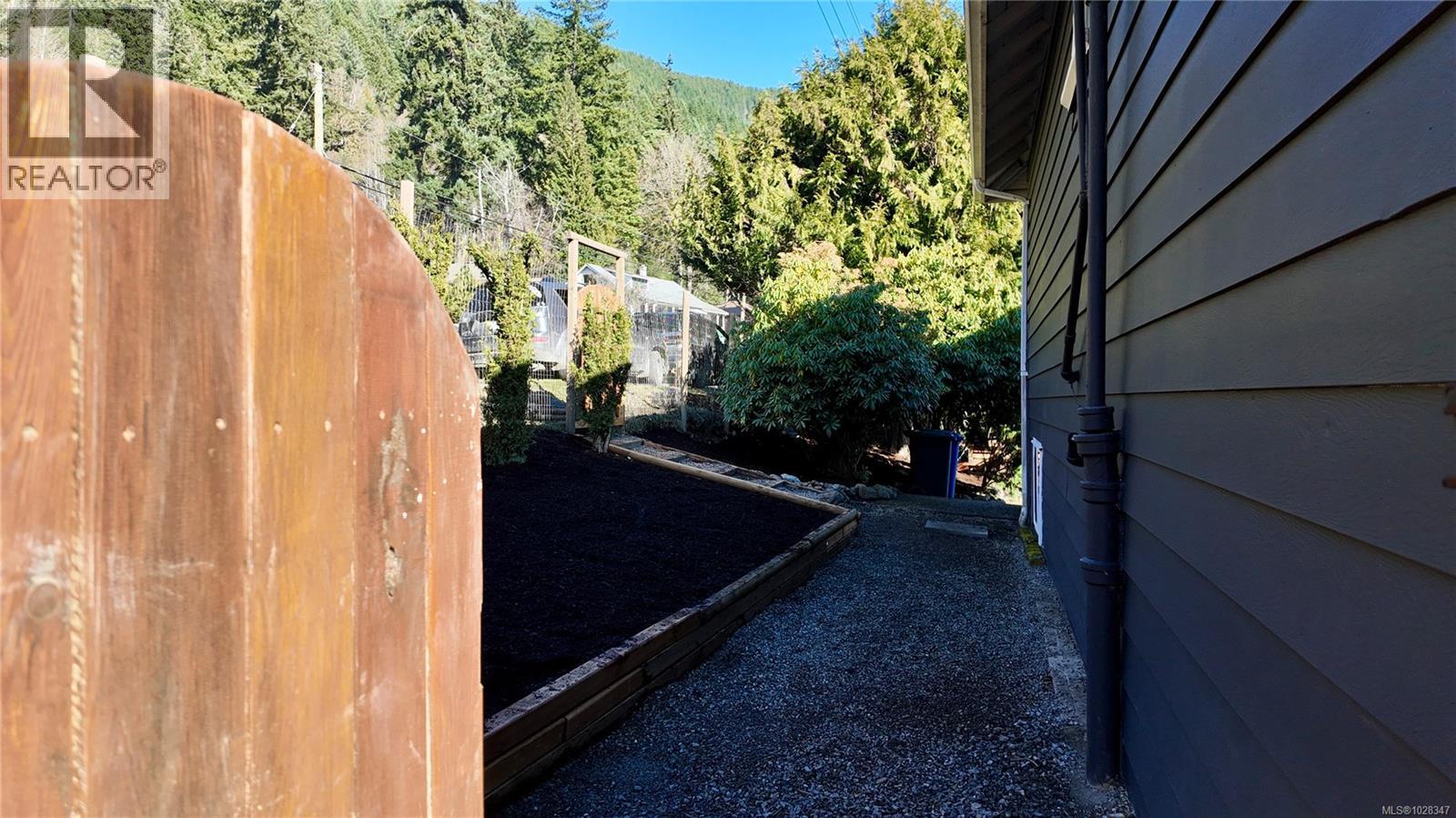 10584 YOUBOU RD - 19