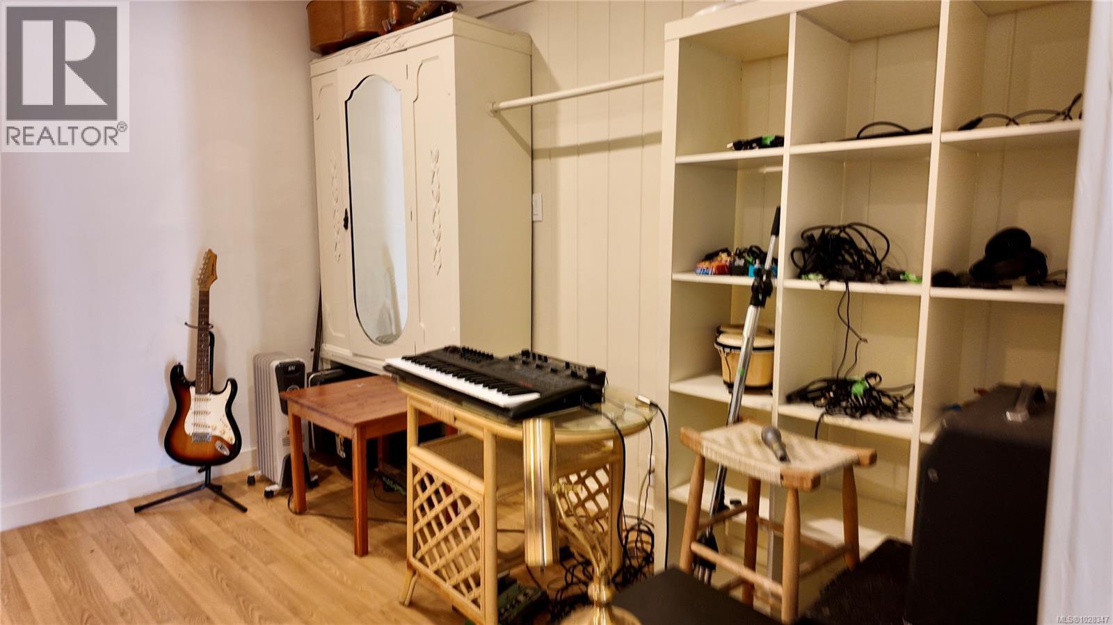 10584 YOUBOU RD - 44