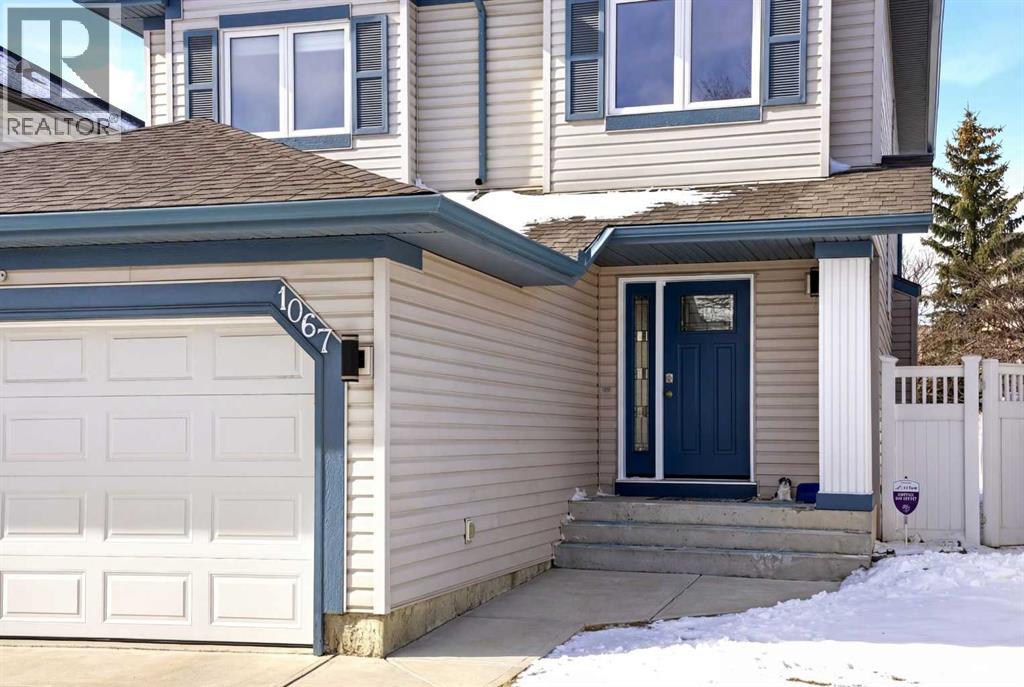 Single Family House for Sale in  Coventry Drive NE Coventry Hills Calgary 