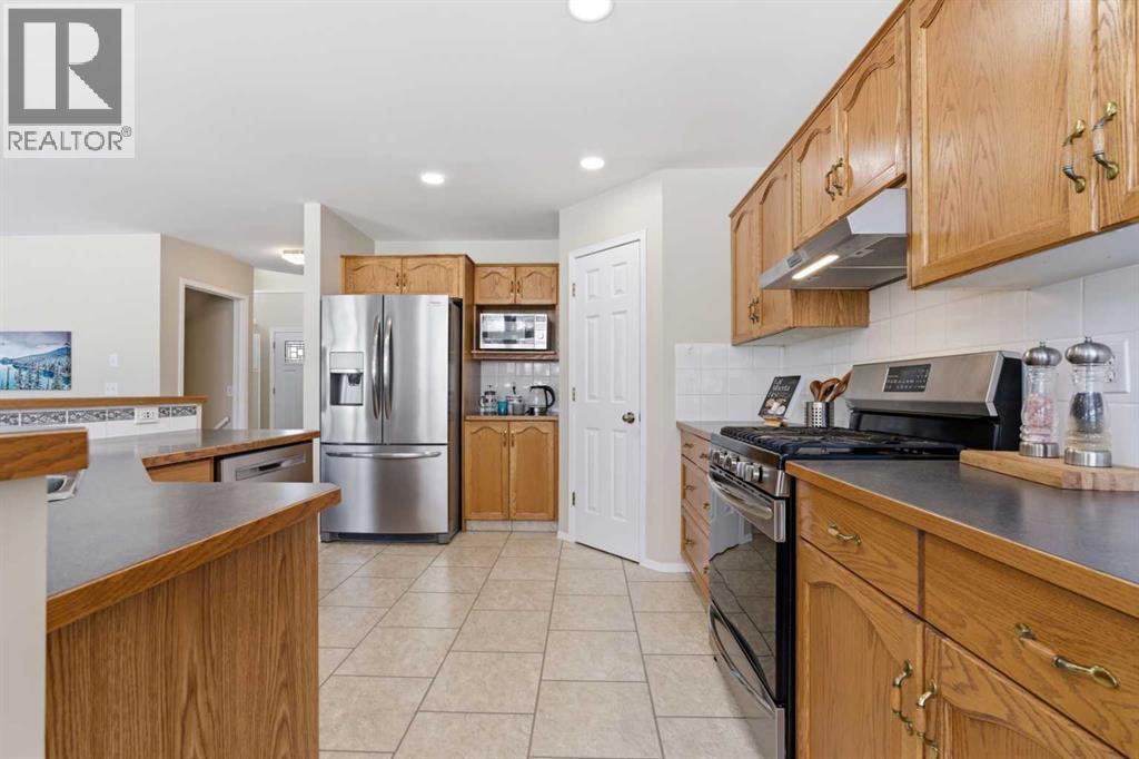 Single Family House for Sale in  Coventry Drive NE Coventry Hills Calgary 