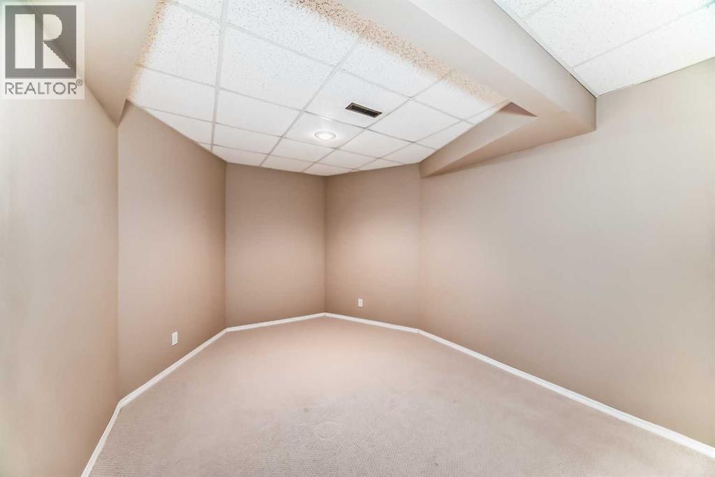 Single Family House for Sale in  Shawnee Road SW Shawnee Slopes Calgary 