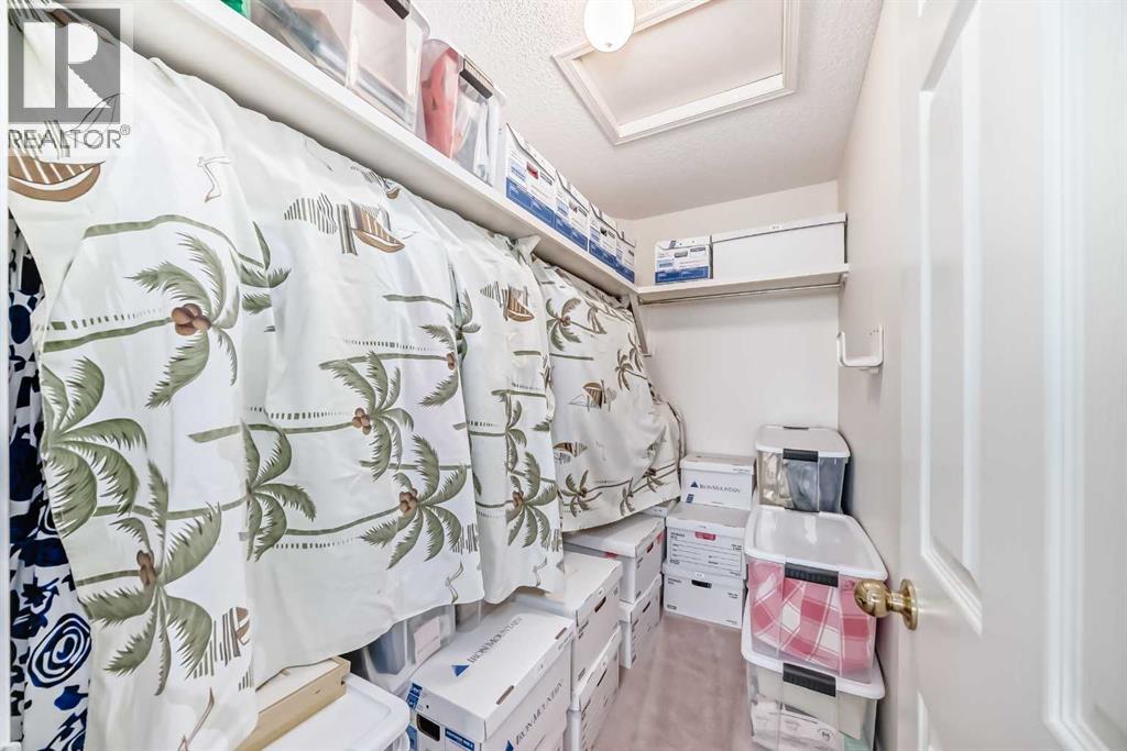 Single Family House for Sale in  Shawnee Road SW Shawnee Slopes Calgary 