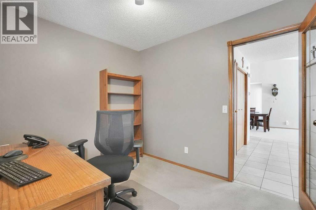 Single Family House for Sale in  Hawkmount Green NW Hawkwood Calgary 