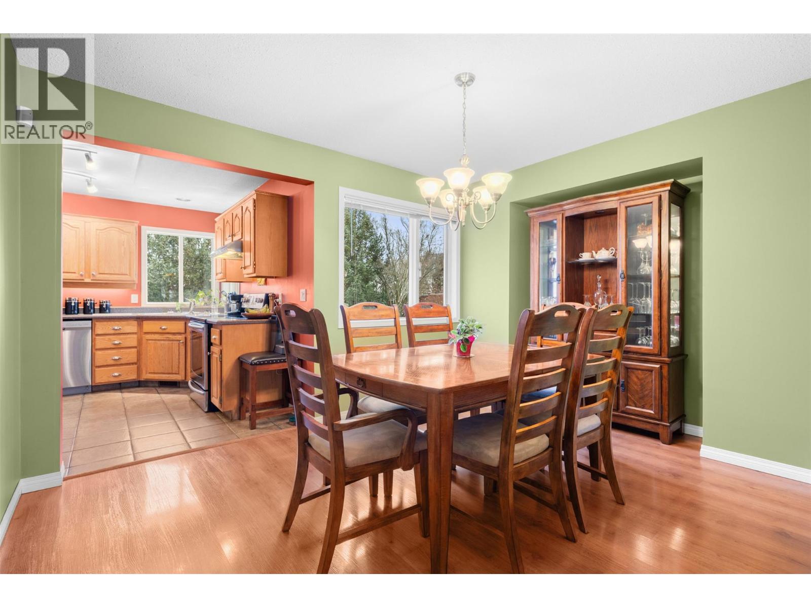  699 Saratoga Place, Kelowna