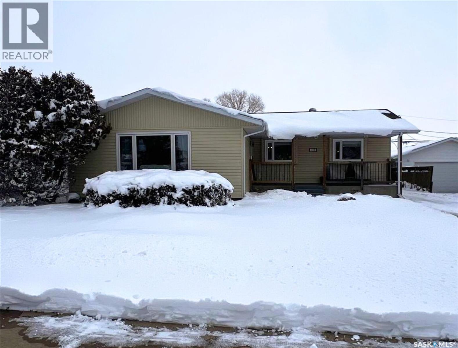 Single Family House Bungalow for Sale in  Macdonald PLACE Swift Current 