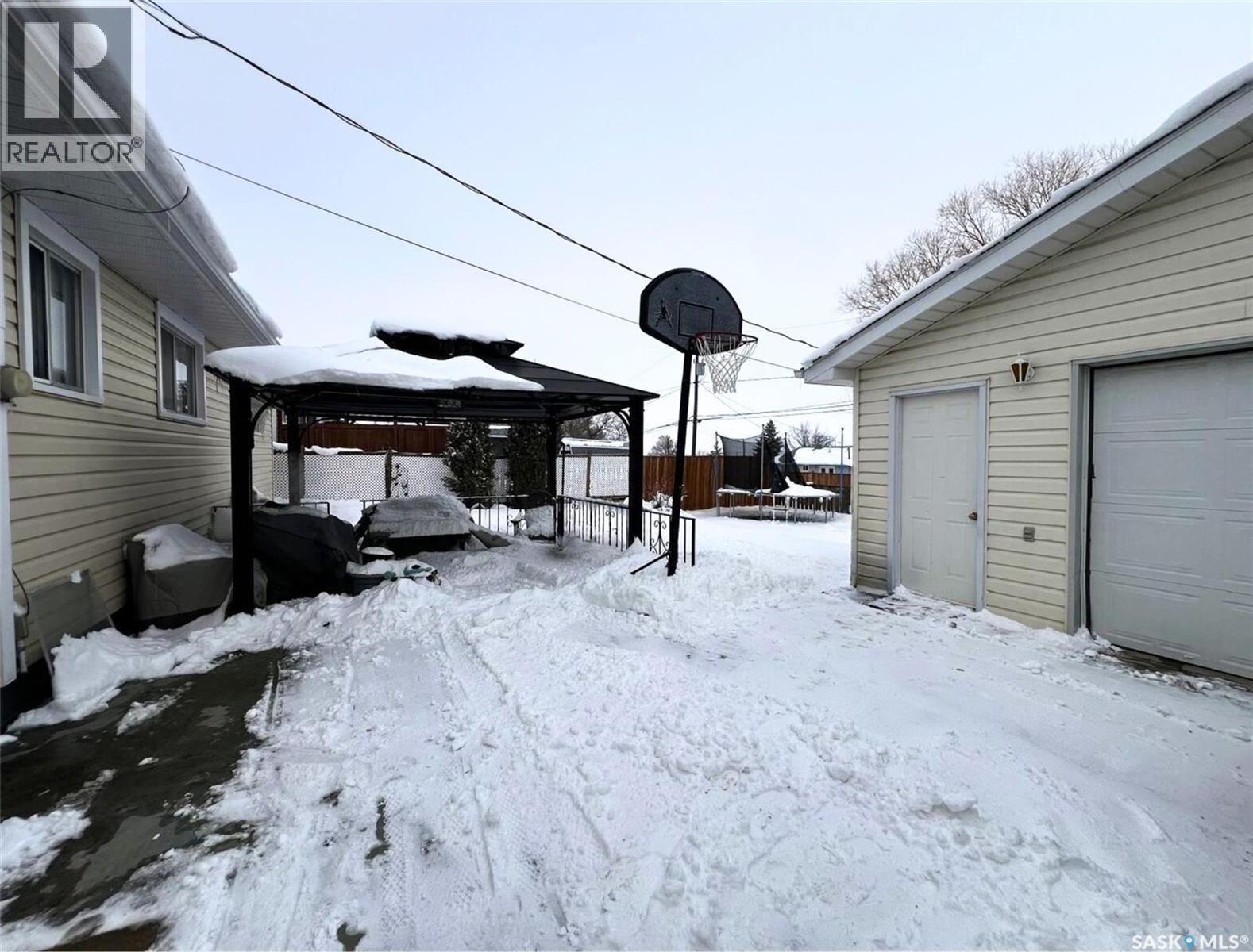 Single Family House Bungalow for Sale in  Macdonald PLACE Swift Current 