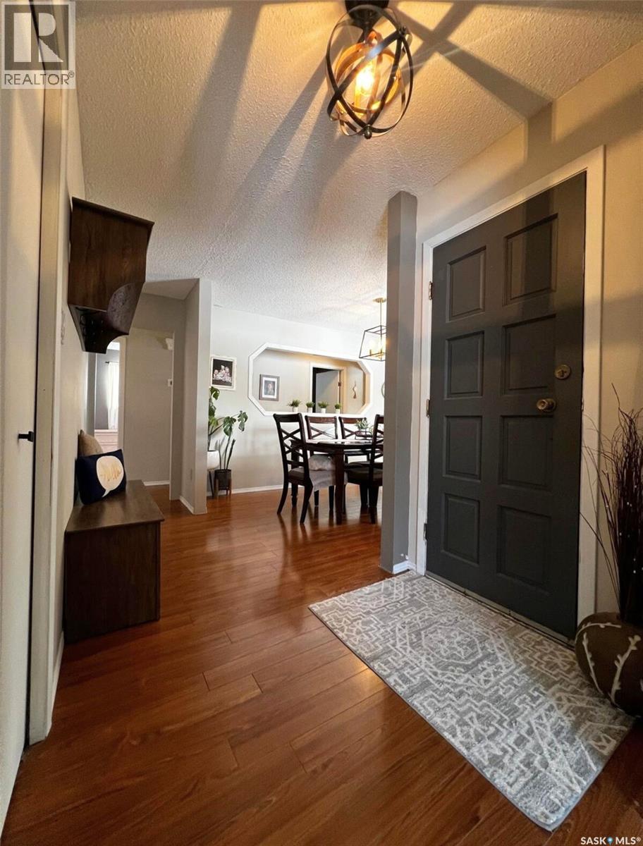 Single Family House Bungalow for Sale in  Macdonald PLACE Swift Current 