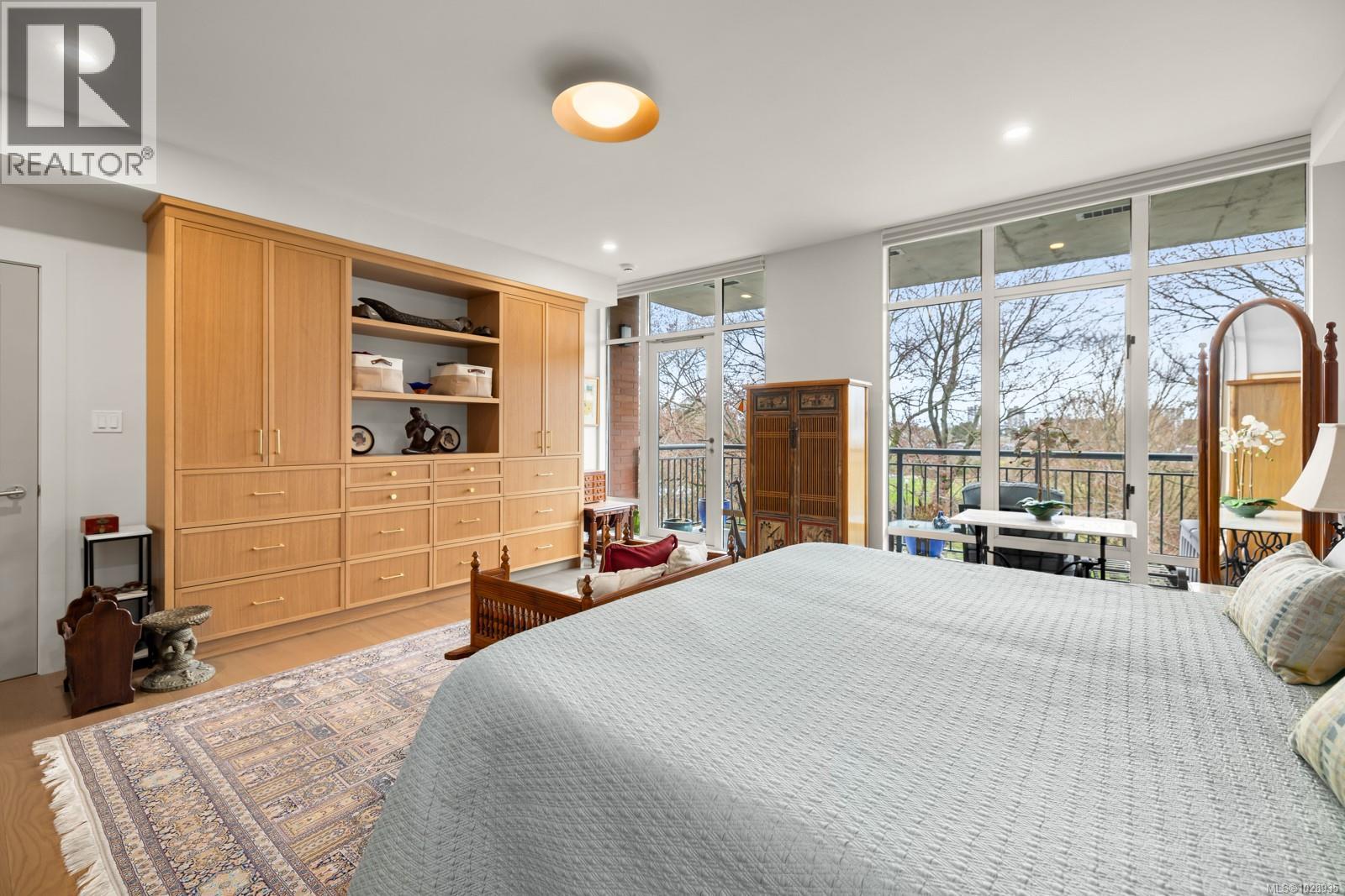 #517 21 Dallas Rd - 21