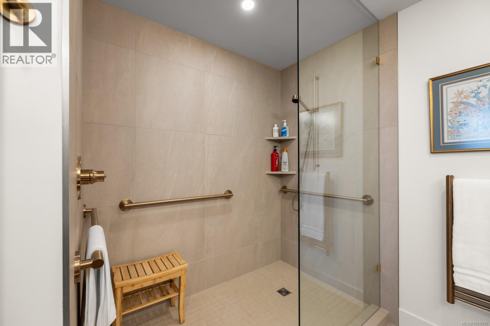 #517 21 DALLAS RD - 25