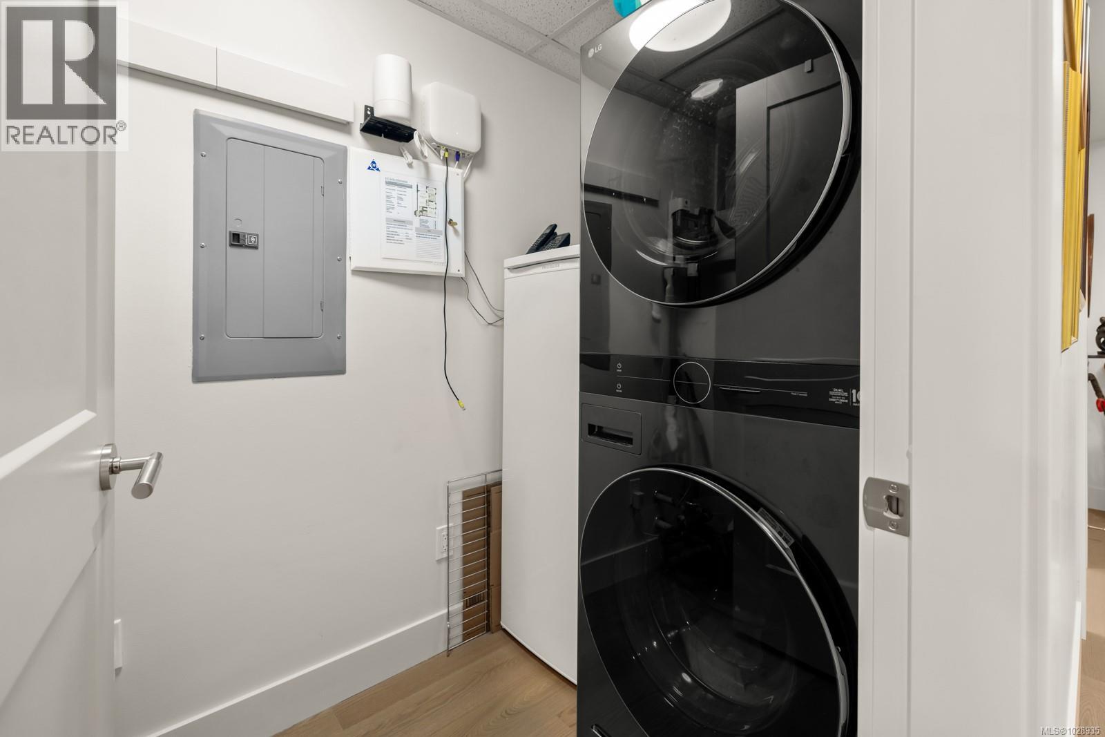 #517 21 DALLAS RD - 31