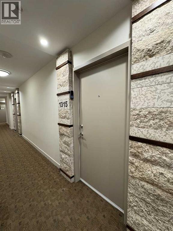 Single Family House Loft for Sale in   Horton Road SW Haysboro Calgary 