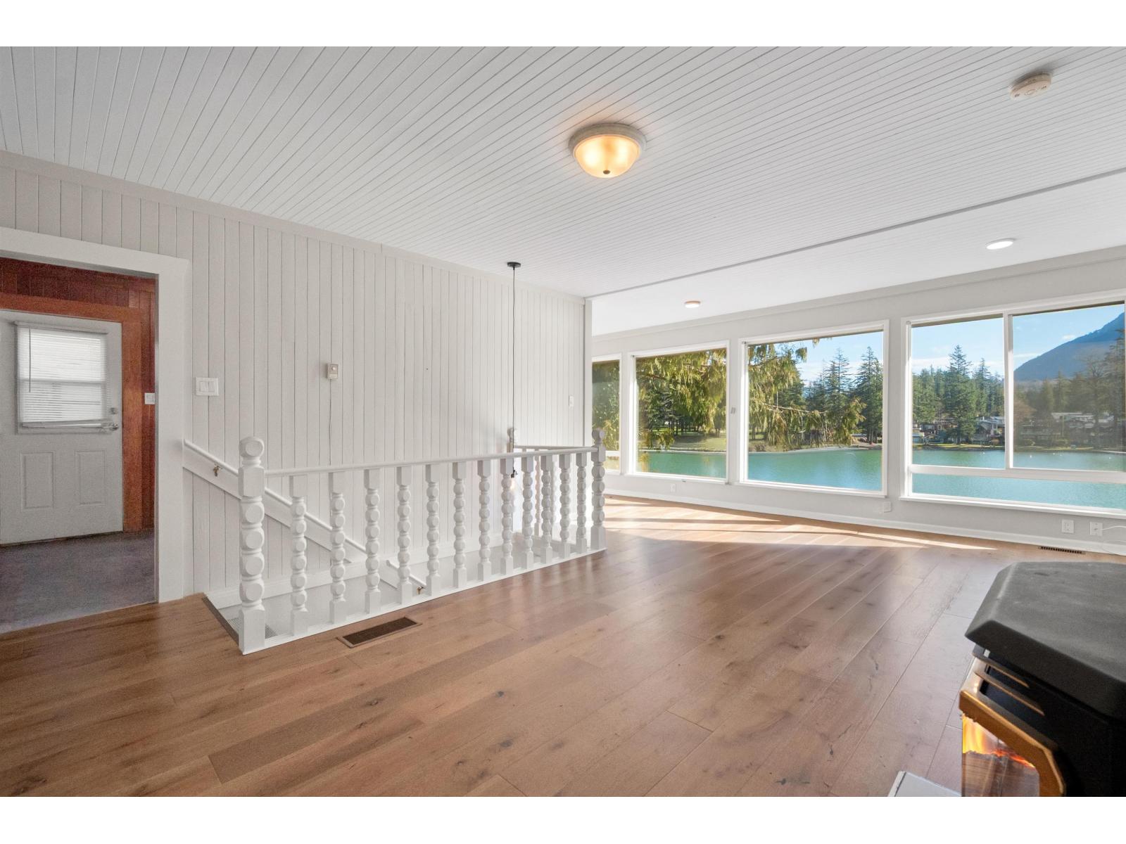 36 LAKESHORE DRIVE, Cultus Lake North, Cultus Lake