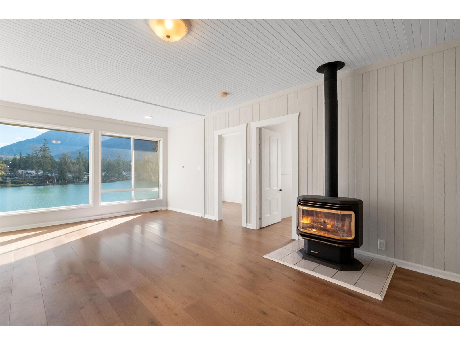 36 LAKESHORE DRIVE, Cultus Lake North, Cultus Lake