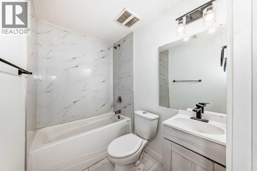 Single Family House for Sale in  Falworth Way NE Falconridge Calgary 