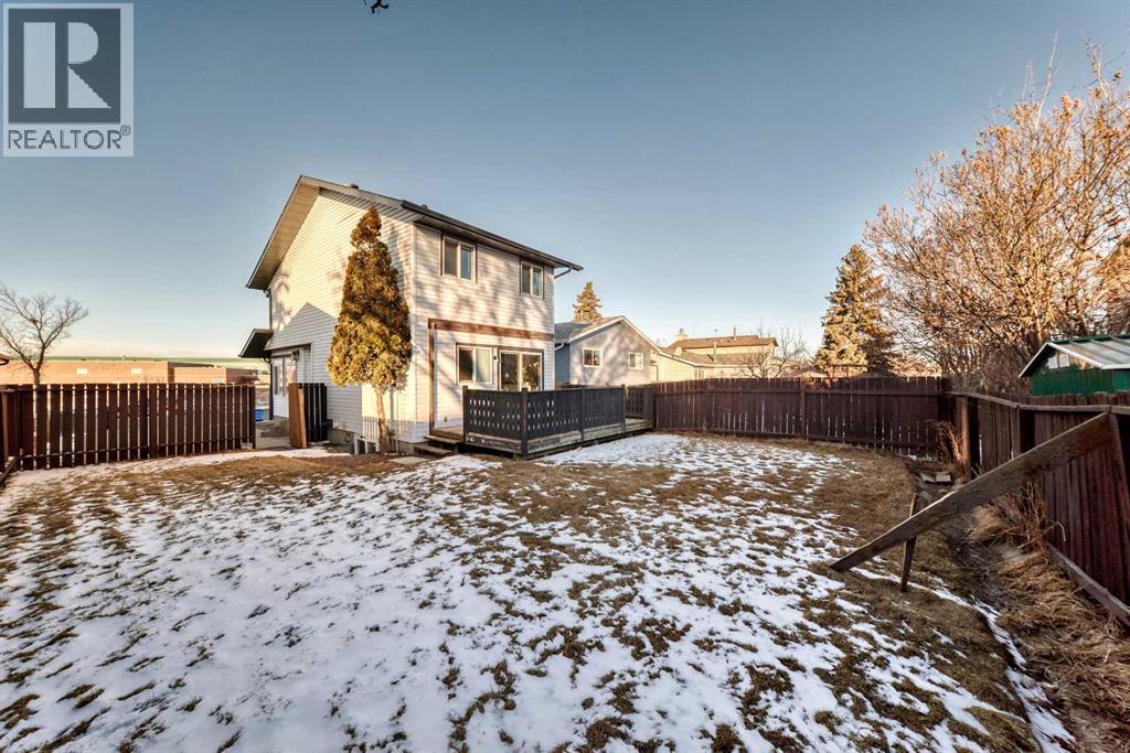 Single Family House for Sale in  Falworth Way NE Falconridge Calgary 