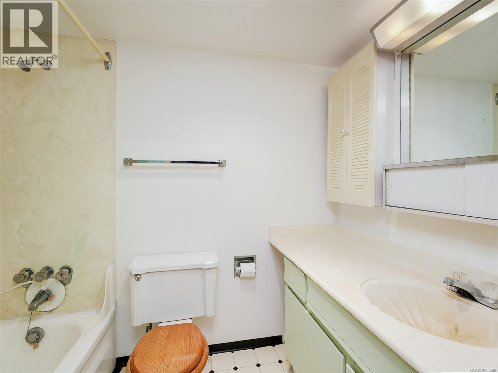 2006 647 Michigan St, Victoria