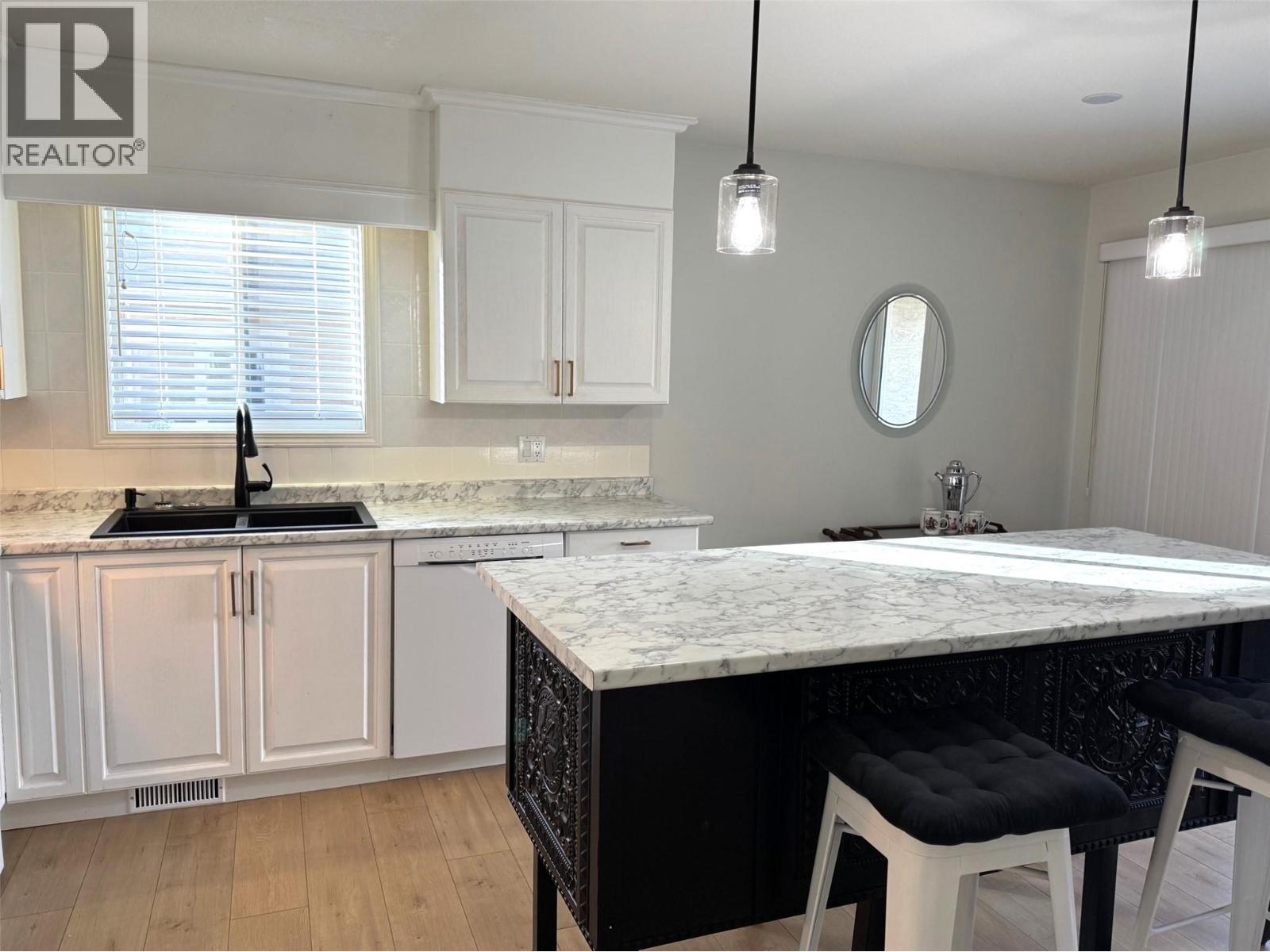 17 2250 Louie Drive, Westbank