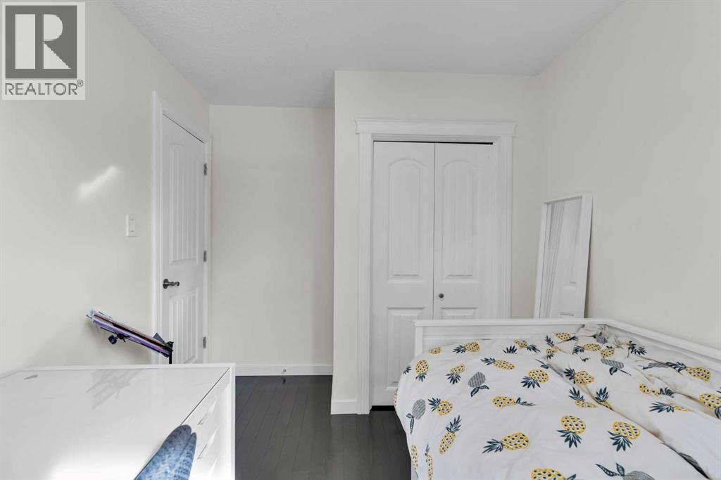 Single Family House Bungalow for Sale in  Worcester Drive SW Wildwood Calgary 