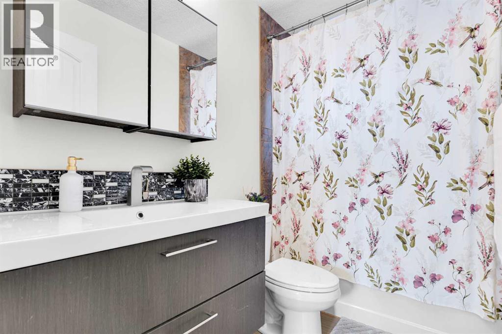 Single Family House Bungalow for Sale in  Worcester Drive SW Wildwood Calgary 