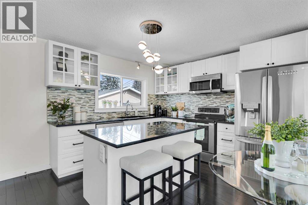 Single Family House Bungalow for Sale in  Worcester Drive SW Wildwood Calgary 
