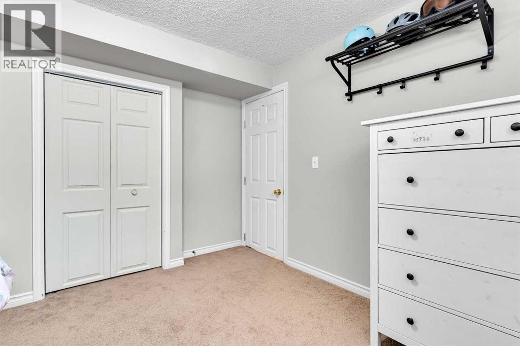 Single Family House Bungalow for Sale in  Worcester Drive SW Wildwood Calgary 