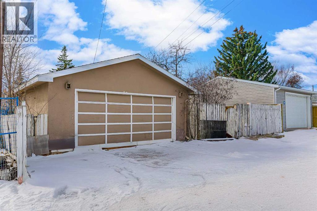 Single Family House Bungalow for Sale in  Worcester Drive SW Wildwood Calgary 