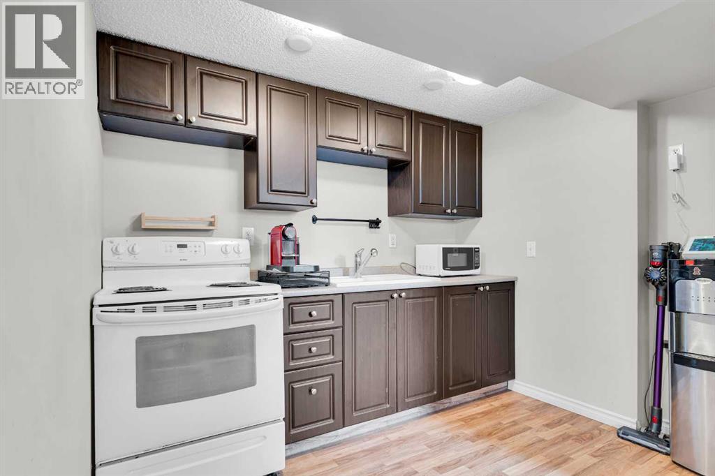 Single Family House Bungalow for Sale in  Worcester Drive SW Wildwood Calgary 