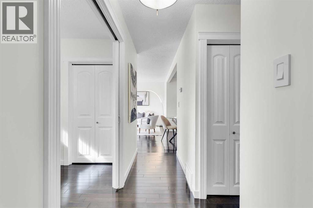 Single Family House Bungalow for Sale in  Worcester Drive SW Wildwood Calgary 