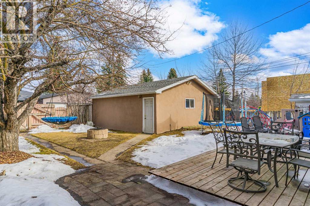 Single Family House Bungalow for Sale in  Worcester Drive SW Wildwood Calgary 