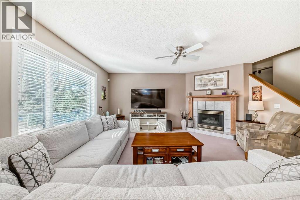 Single Family House for Sale in  Somerset Drive SW Somerset Calgary 