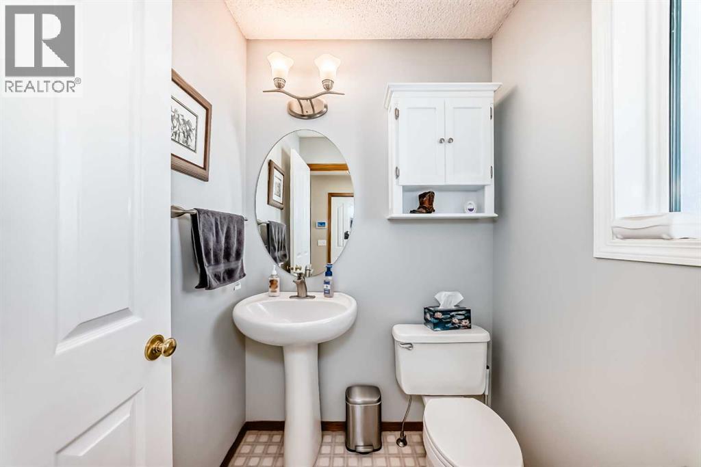 Single Family House for Sale in  Somerset Drive SW Somerset Calgary 