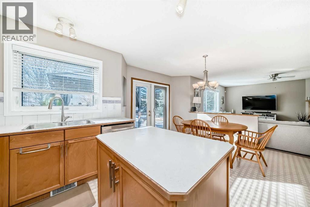 Single Family House for Sale in  Somerset Drive SW Somerset Calgary 