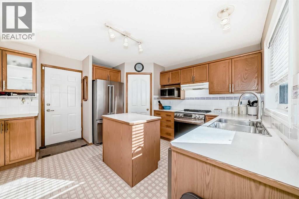 Single Family House for Sale in  Somerset Drive SW Somerset Calgary 