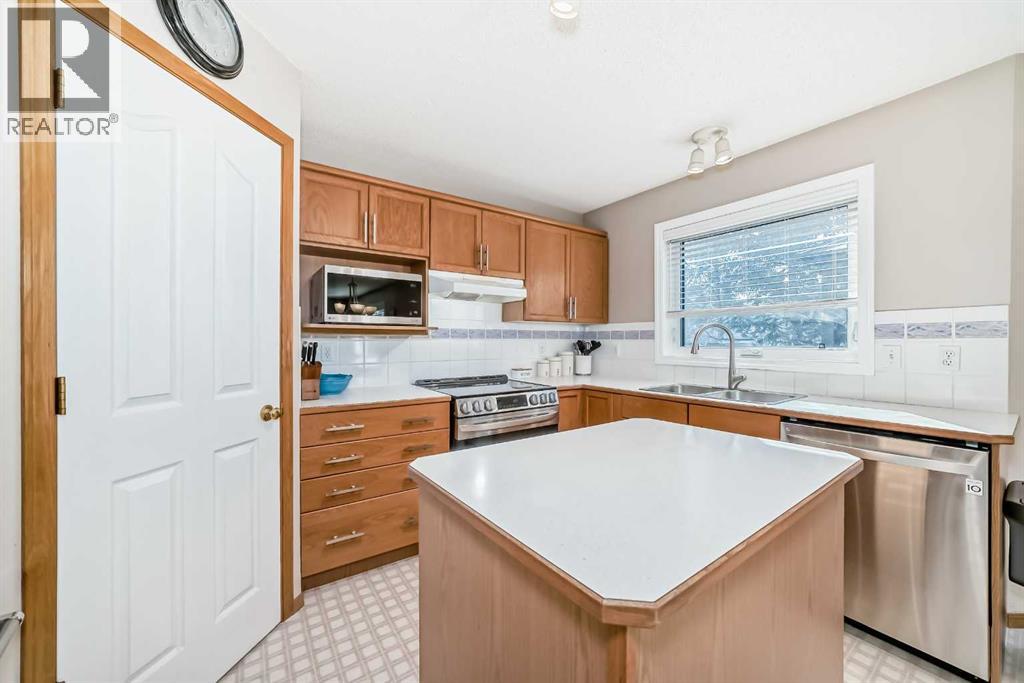 Single Family House for Sale in  Somerset Drive SW Somerset Calgary 