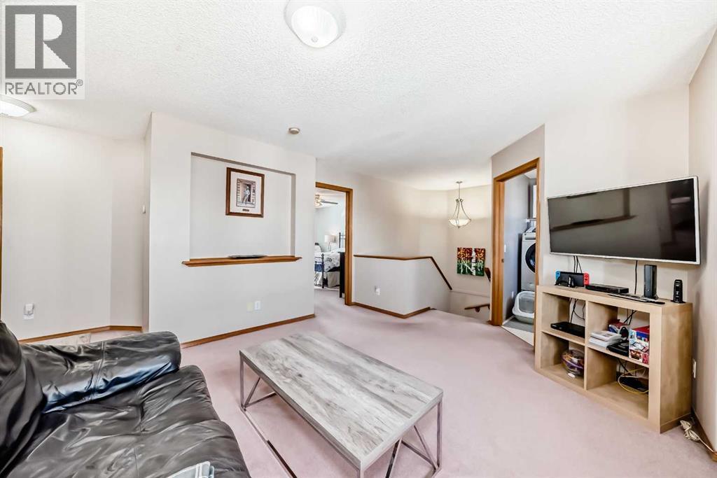 Single Family House for Sale in  Somerset Drive SW Somerset Calgary 