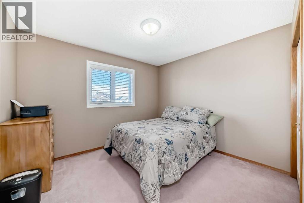 Single Family House for Sale in  Somerset Drive SW Somerset Calgary 