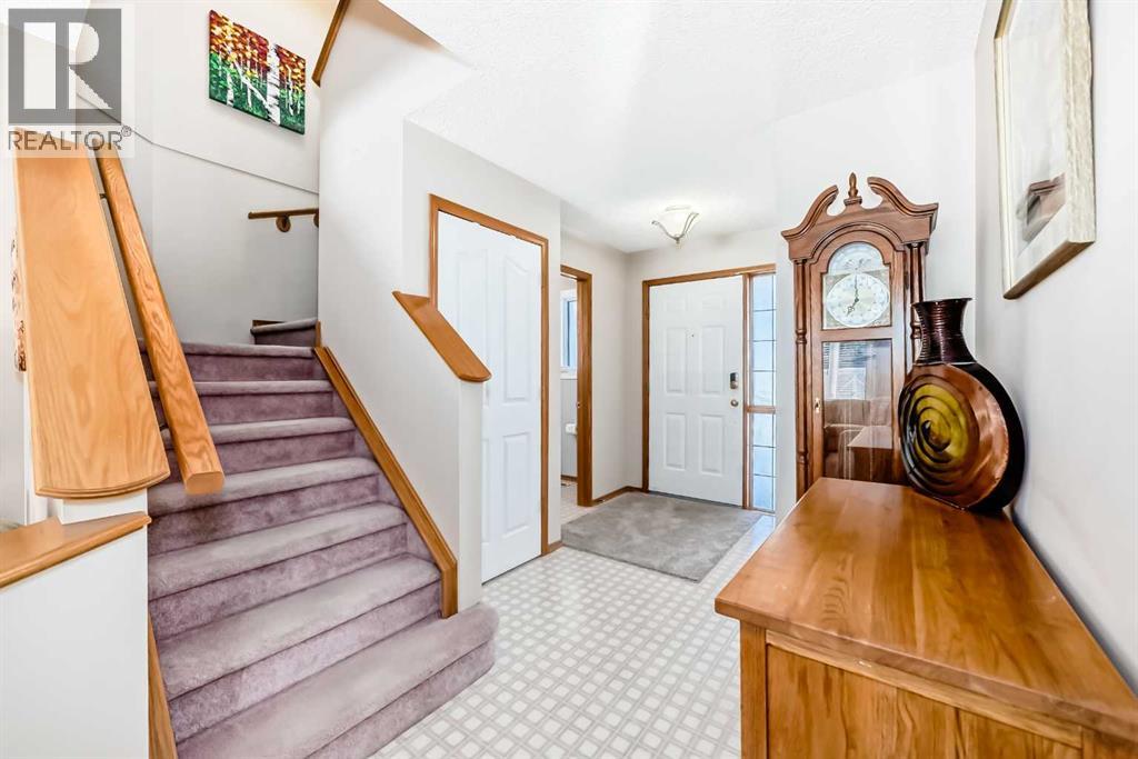 Single Family House for Sale in  Somerset Drive SW Somerset Calgary 