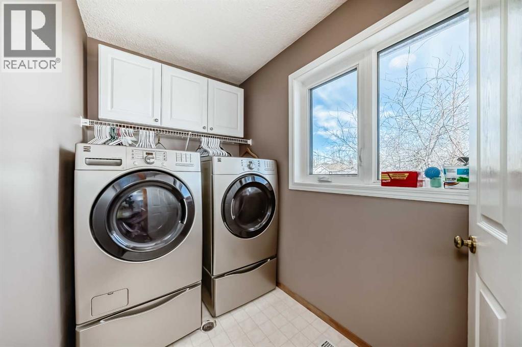 Single Family House for Sale in  Somerset Drive SW Somerset Calgary 