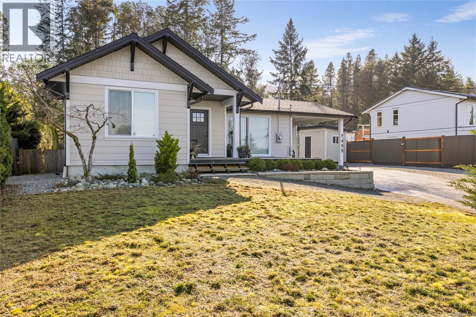 7455 CLARK CRES - 51