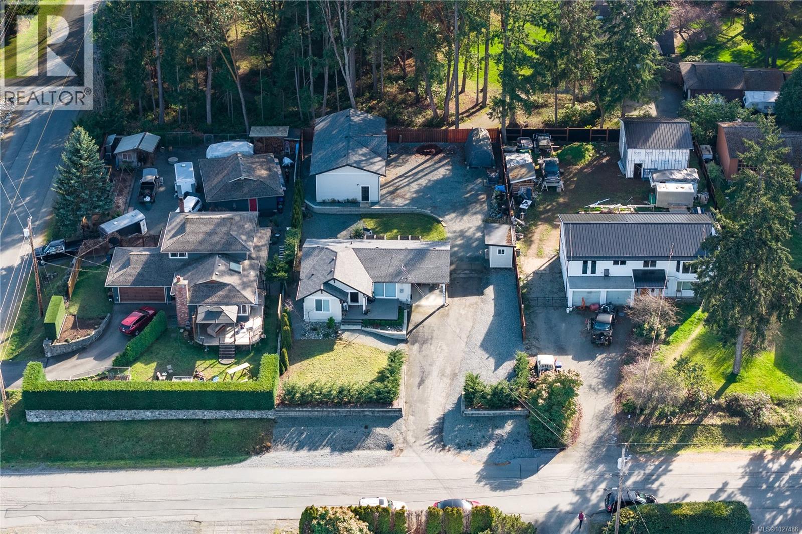 7455 CLARK CRES - 53