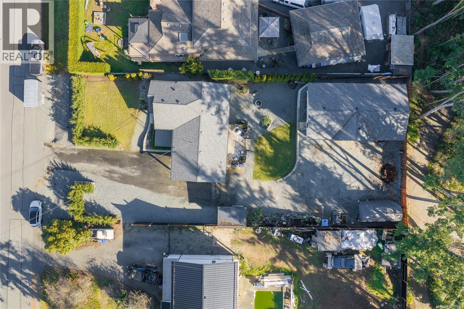 7455 CLARK CRES - 56