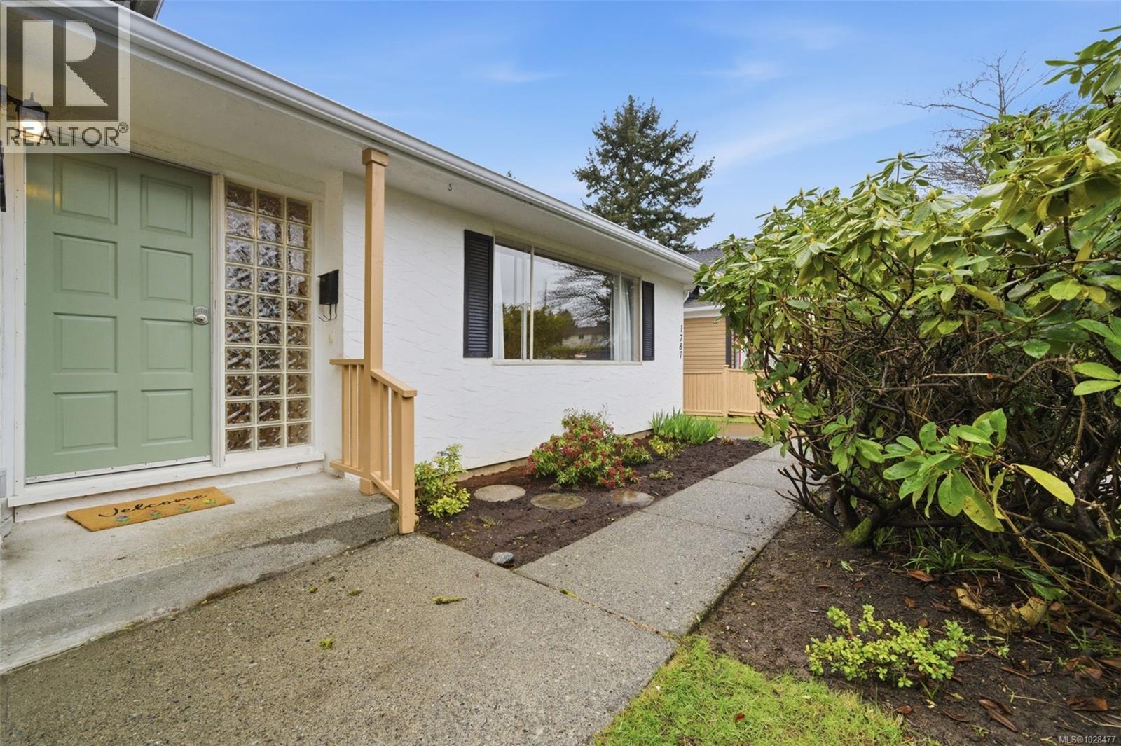 1787 PENSHURST RD - 10