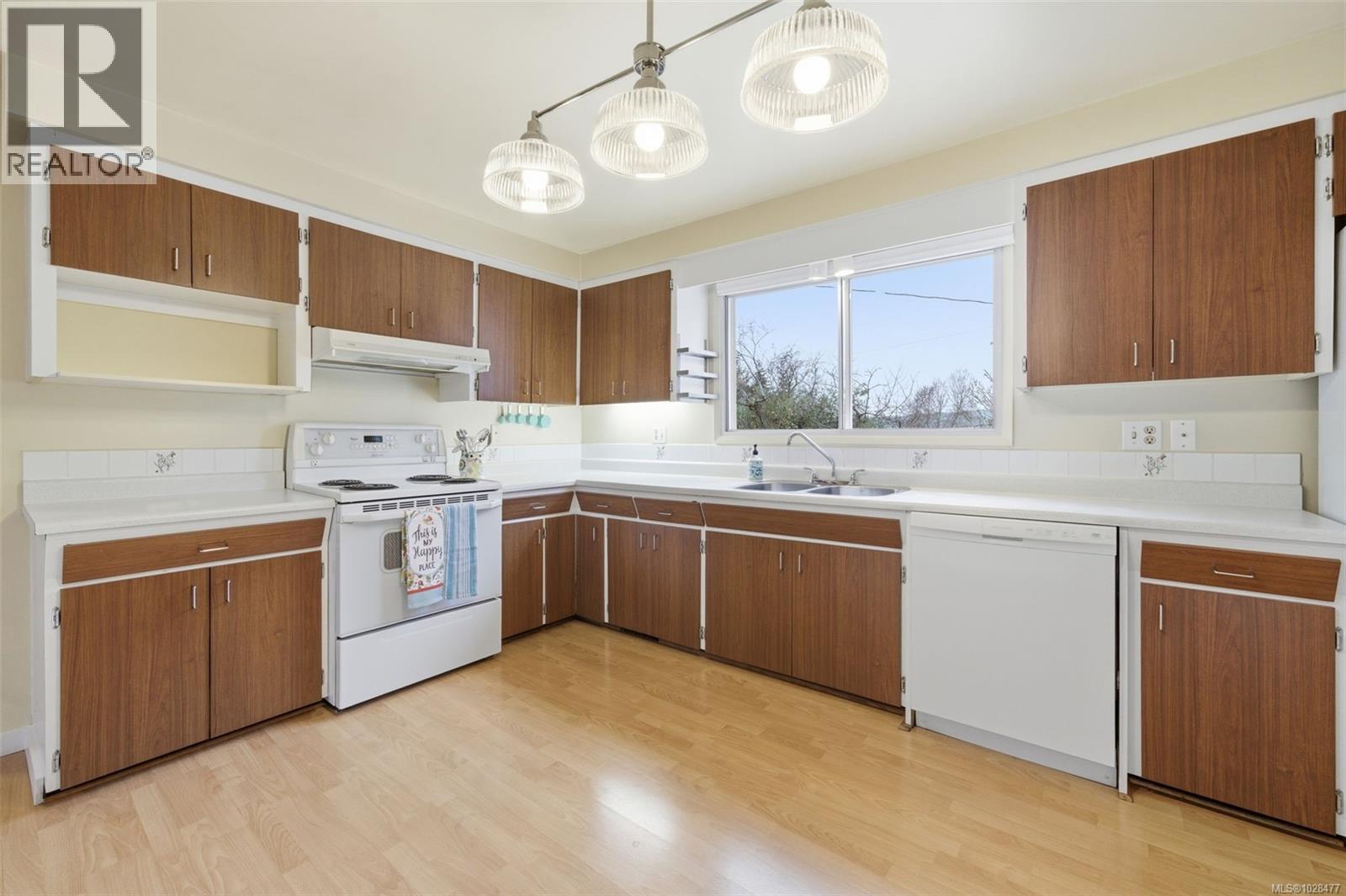 1787 PENSHURST RD - 18