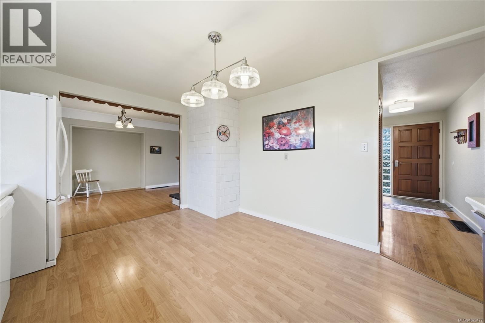 1787 PENSHURST RD - 19