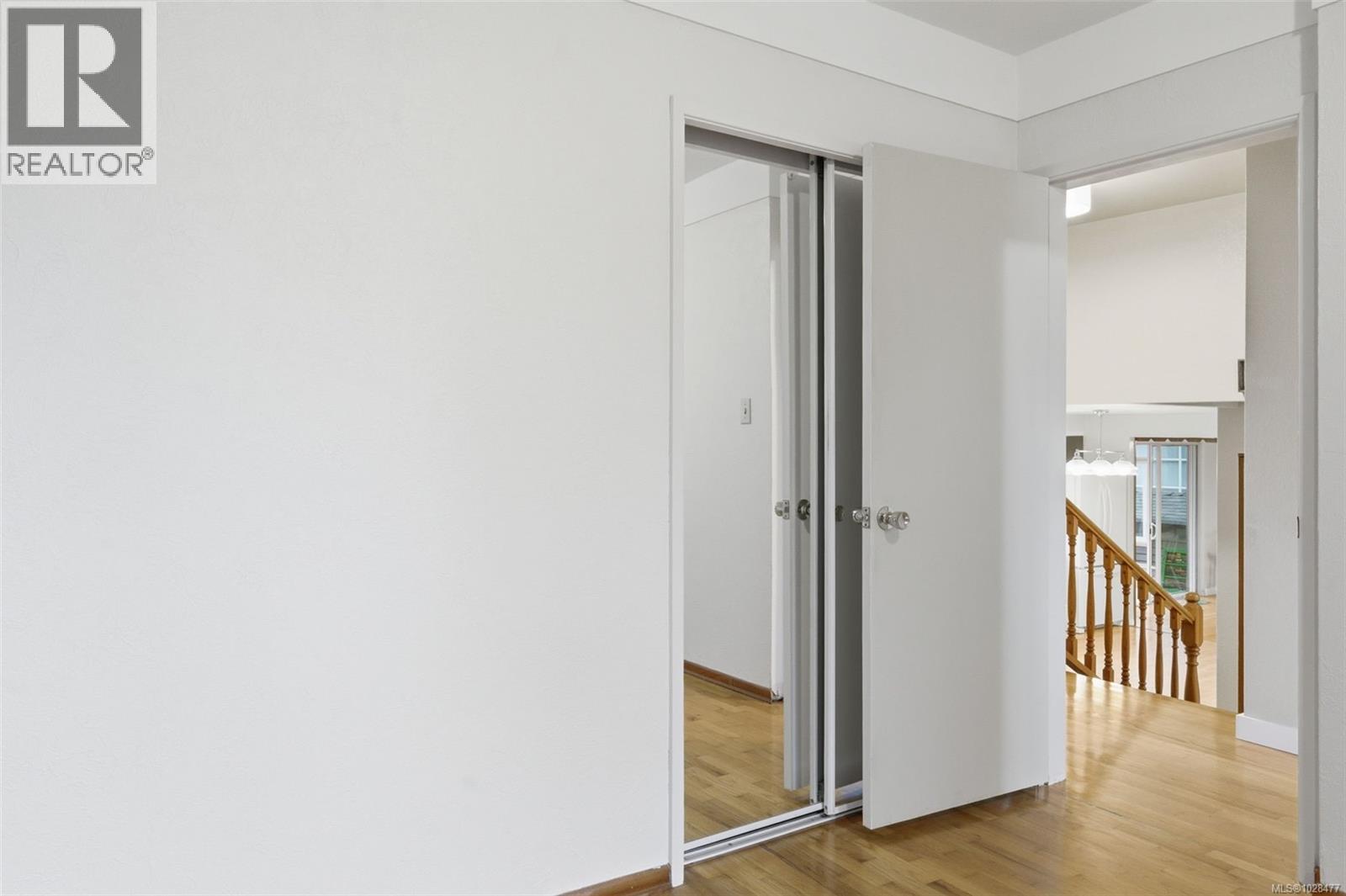 1787 PENSHURST RD - 23