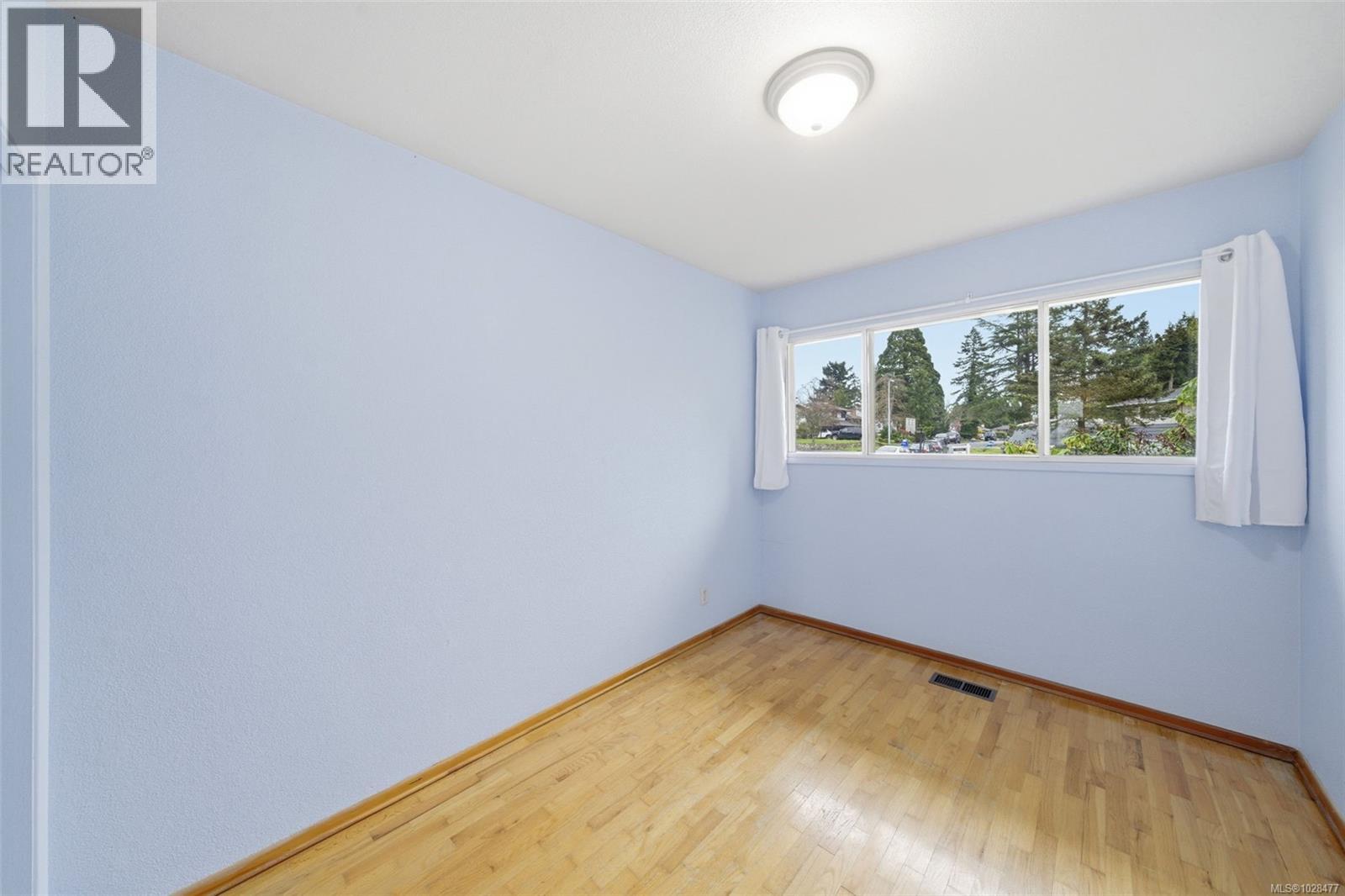 1787 PENSHURST RD - 26